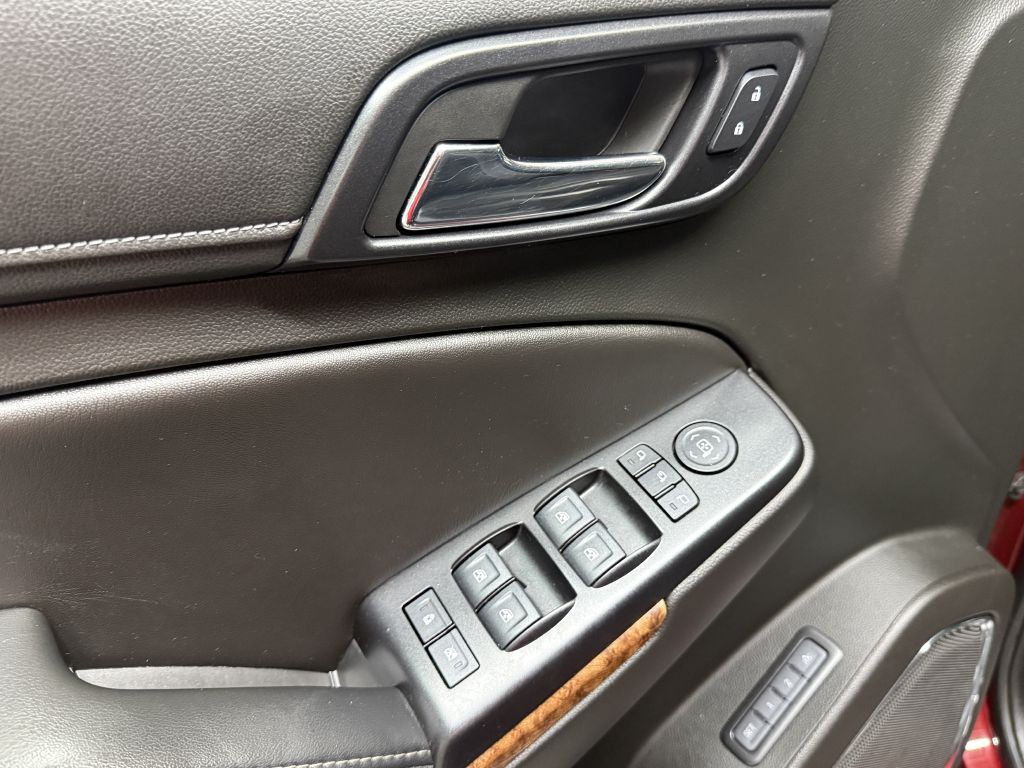 2018 Chevrolet Suburban Image 24