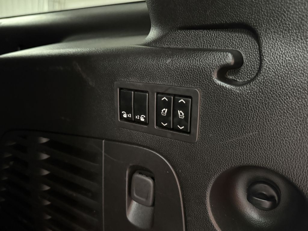 2018 Chevrolet Suburban Image 33