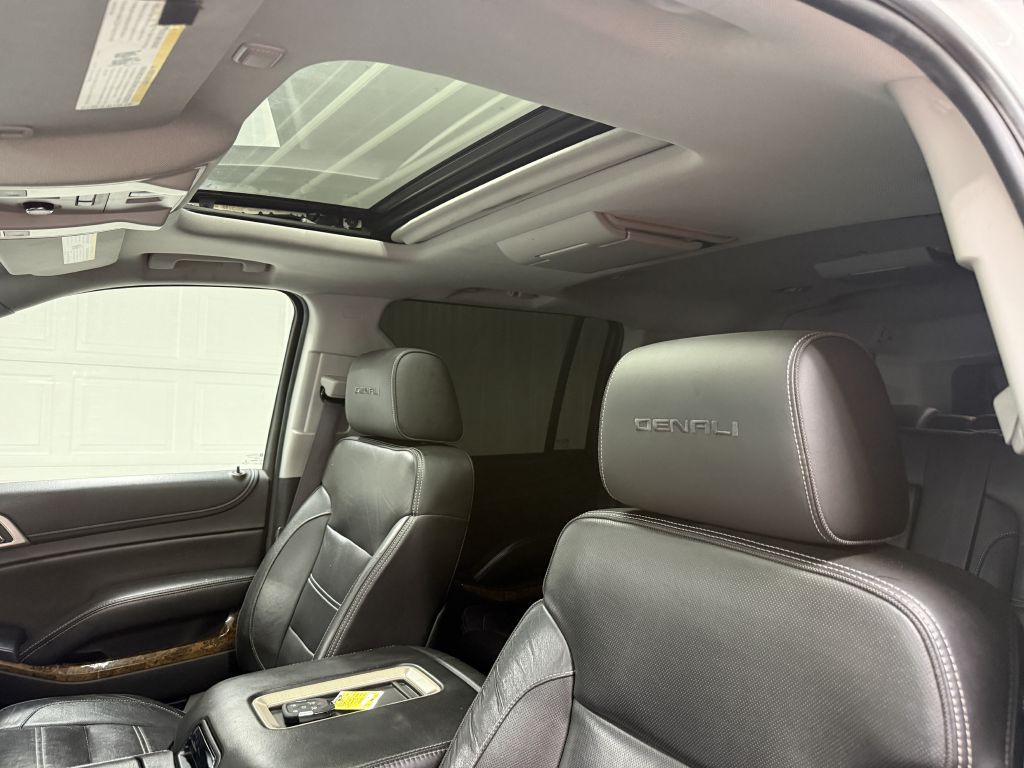 2015 GMC Yukon Image 13