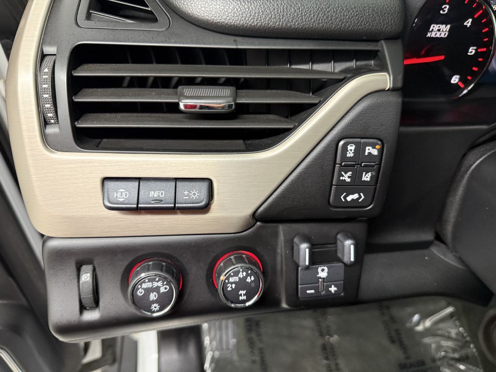 2015 GMC Yukon Image 18