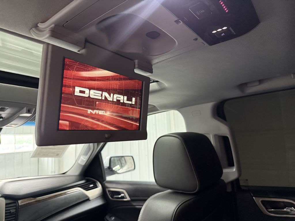 2015 GMC Yukon Image 32