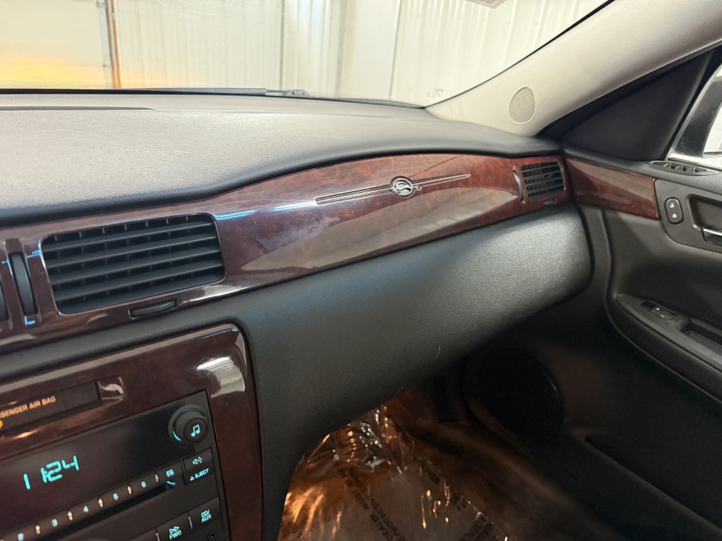2009 Chevrolet Impala Image 12