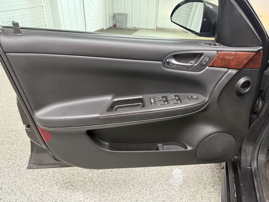 2009 Chevrolet Impala Image 15