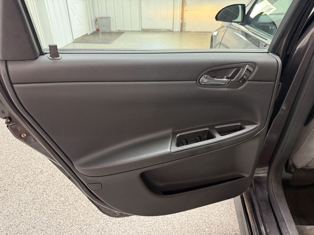 2009 Chevrolet Impala Image 18