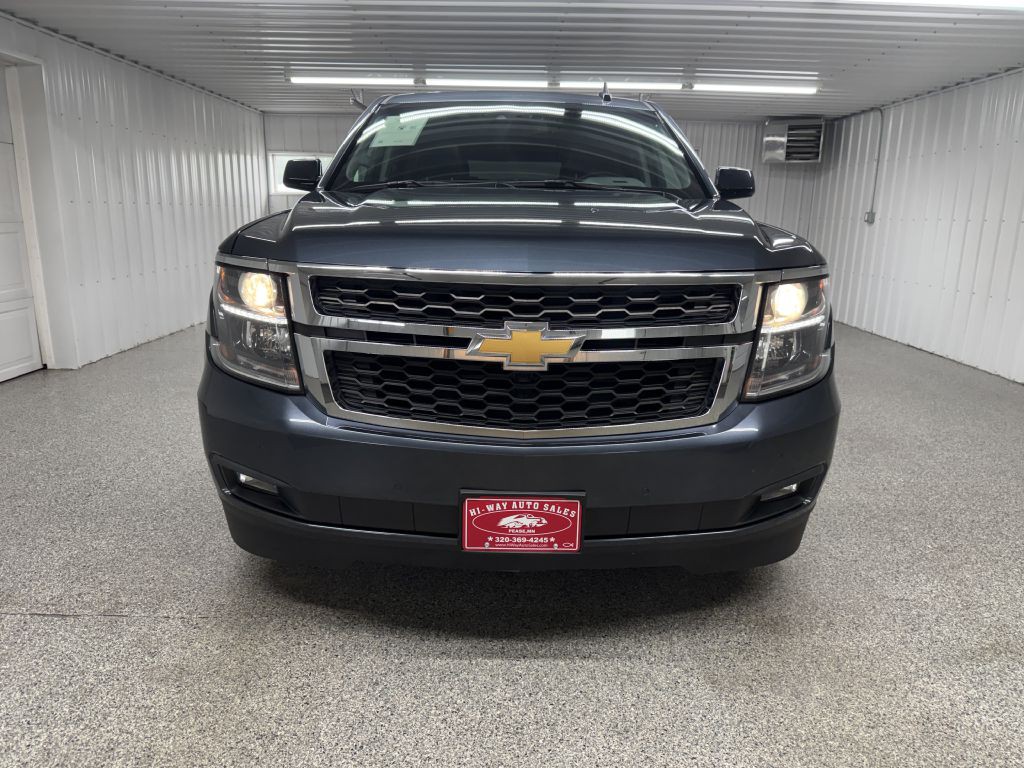 2019 Chevrolet Suburban Image 3