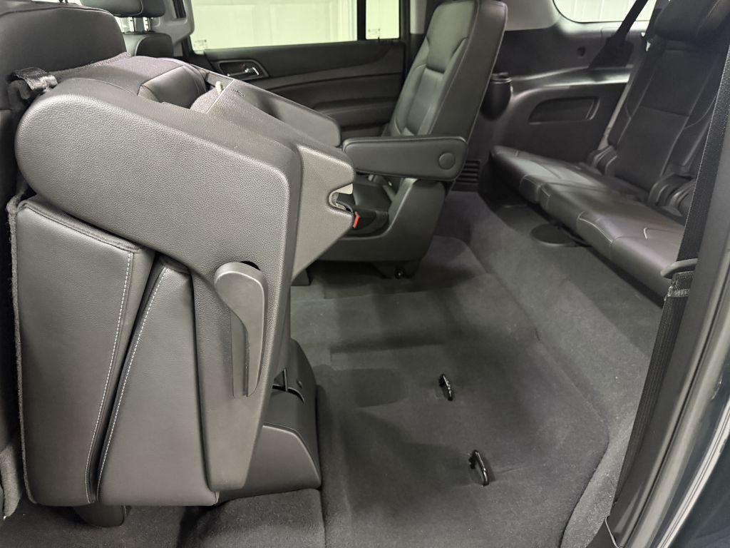 2019 Chevrolet Suburban Image 37