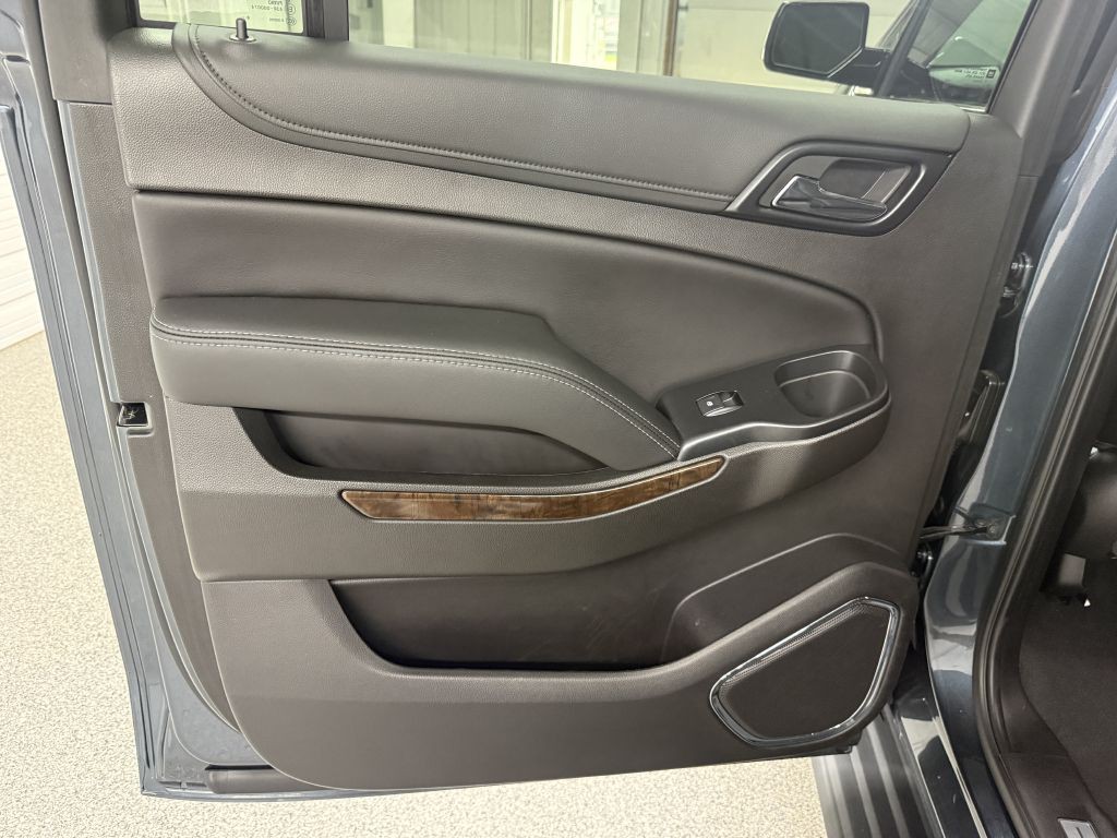 2019 Chevrolet Suburban Image 38
