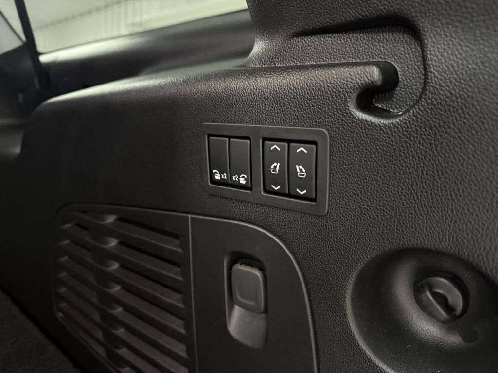 2019 Chevrolet Suburban Image 40