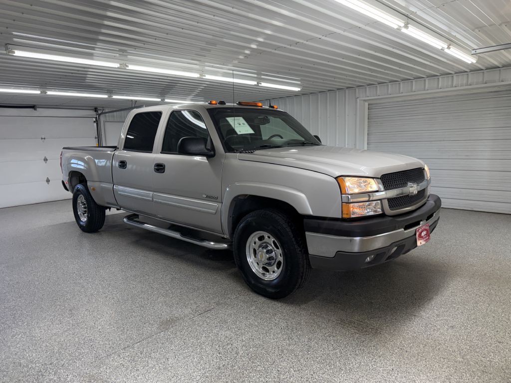 2004 Chevrolet Silverado 1500 Image 1