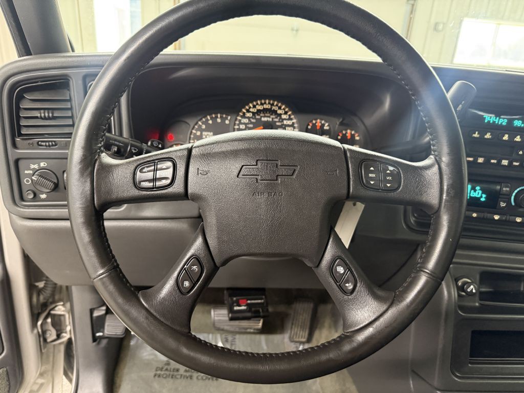 2004 Chevrolet Silverado 1500 Image 18