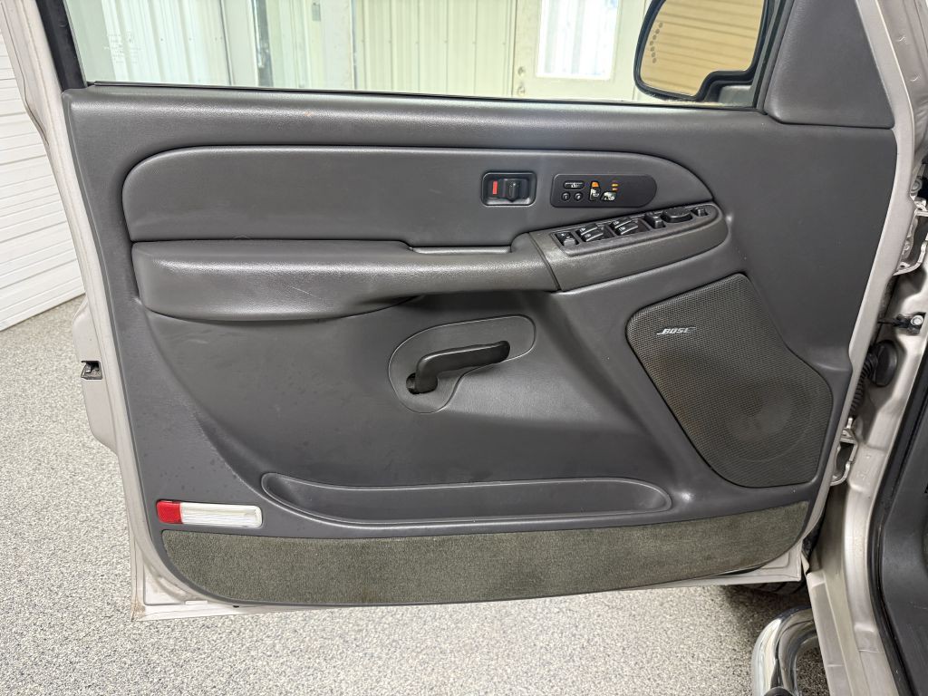 2004 Chevrolet Silverado 1500 Image 20