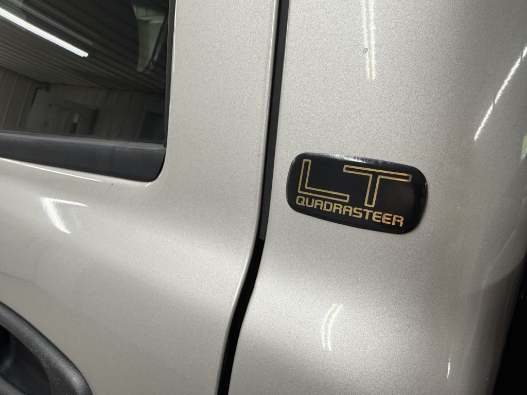 2004 Chevrolet Silverado 1500 Image 24