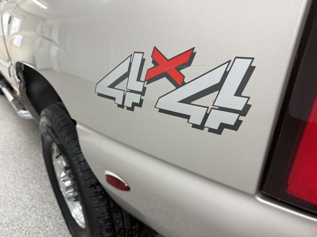 2004 Chevrolet Silverado 1500 Image 25