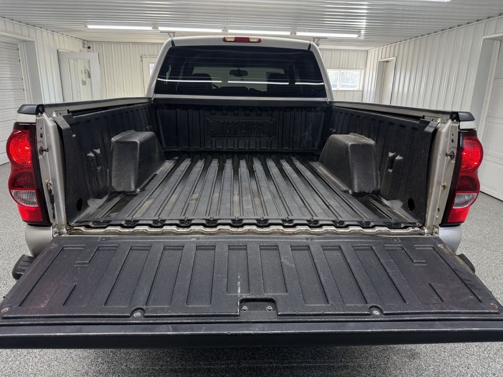 2004 Chevrolet Silverado 1500 Image 26