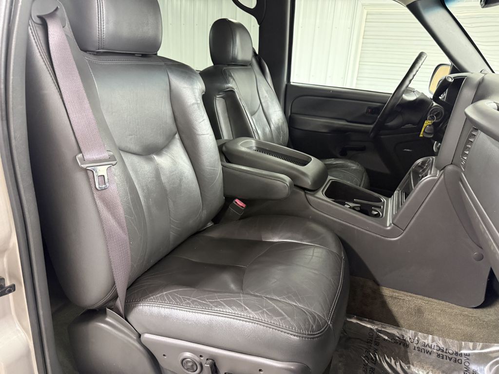 2004 Chevrolet Silverado 1500 Image 31