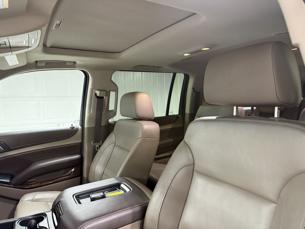 2019 Chevrolet Suburban Image 12