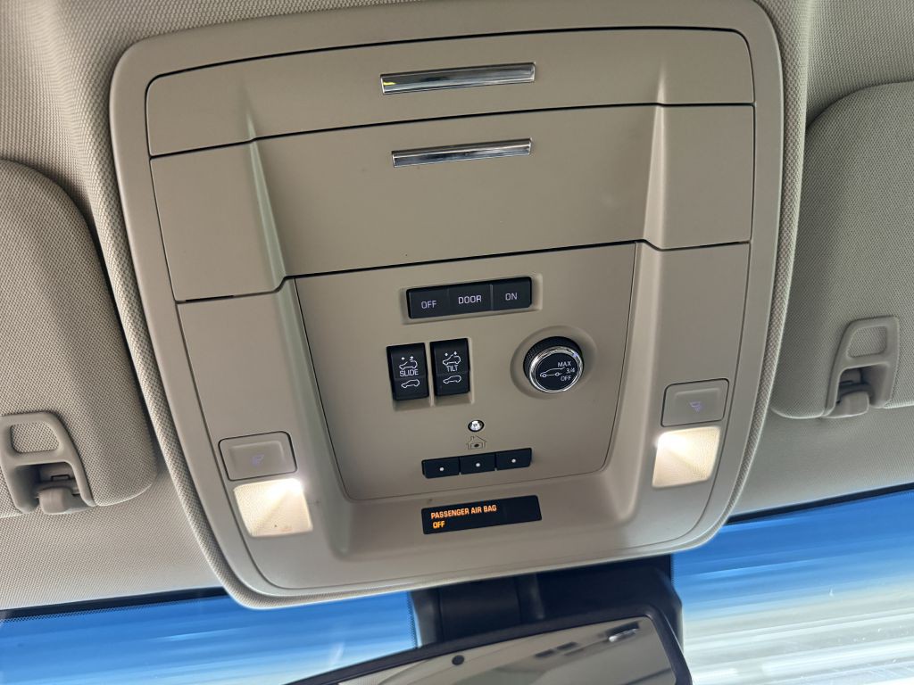 2019 Chevrolet Suburban Image 24