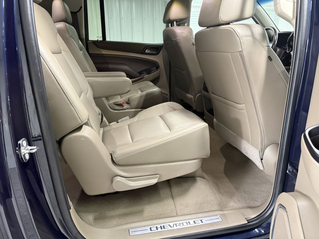 2019 Chevrolet Suburban Image 38