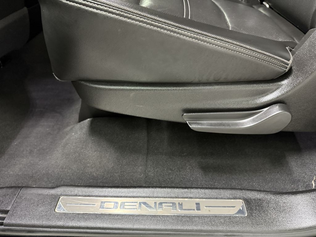 2020 GMC Yukon Image 31