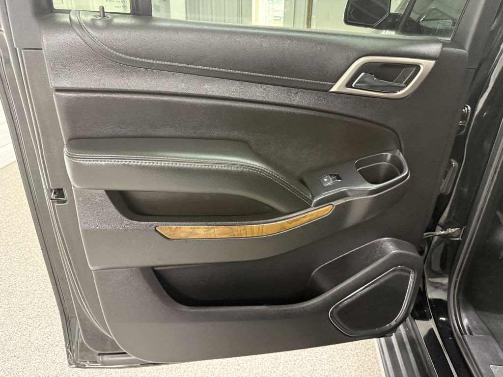 2020 GMC Yukon Image 36