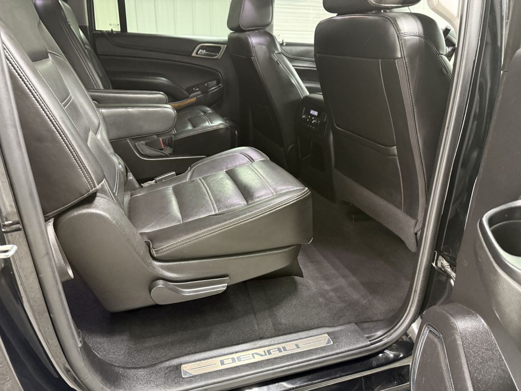 2020 GMC Yukon Image 40