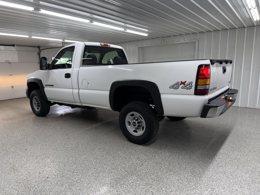2005 GMC Sierra 2500 Image 4