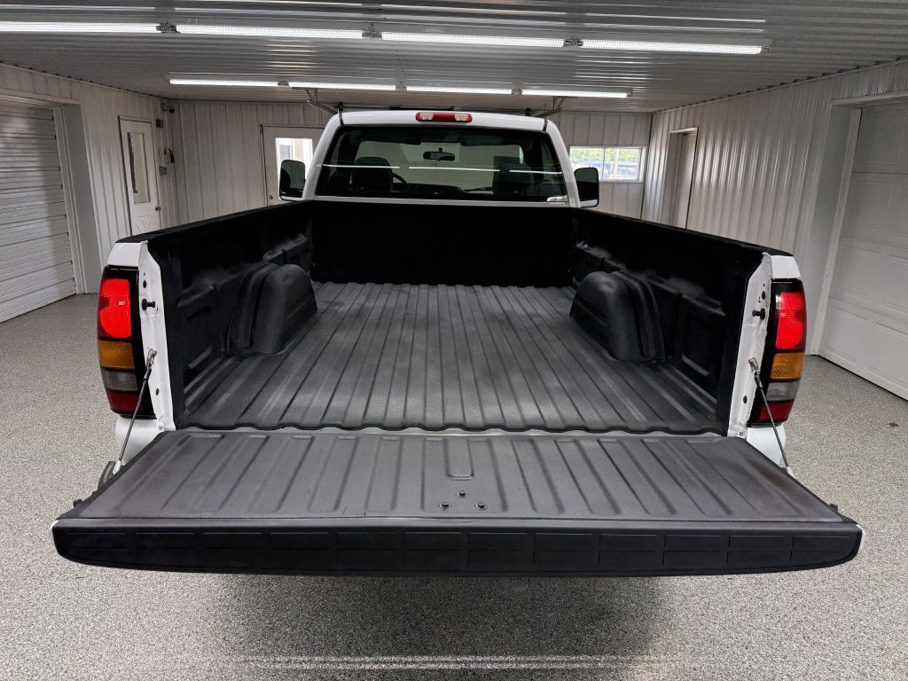 2005 GMC Sierra 2500 Image 10