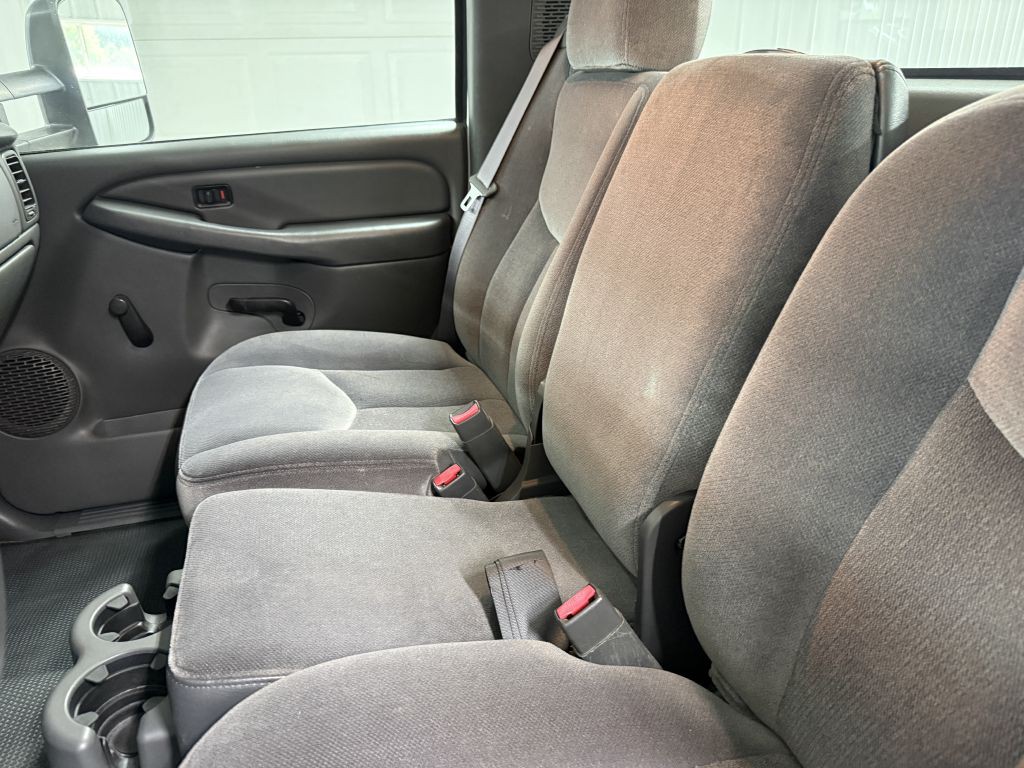 2005 GMC Sierra 2500 Image 25