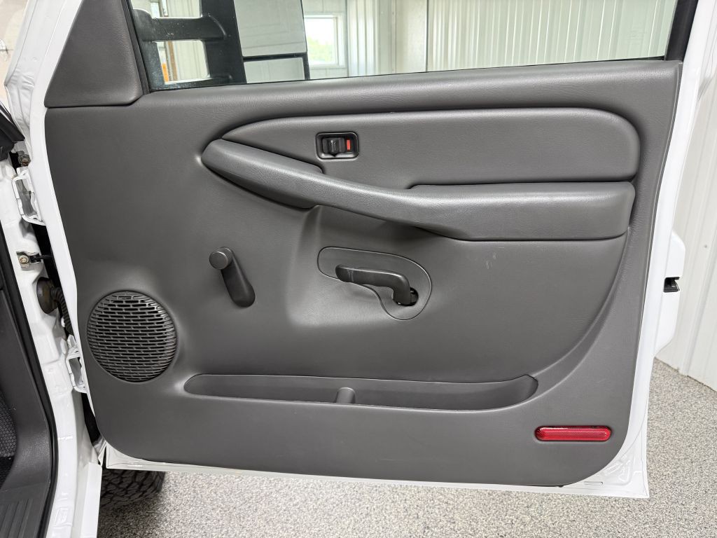 2005 GMC Sierra 2500 Image 36