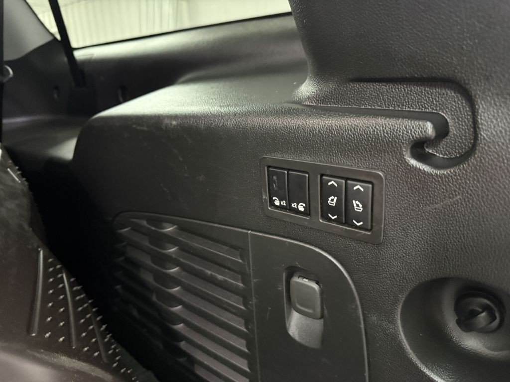 2020 GMC Yukon Image 39