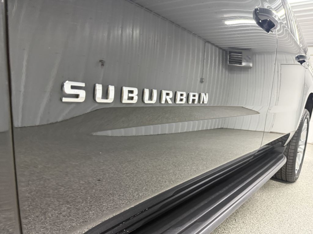 2019 Chevrolet Suburban Image 12