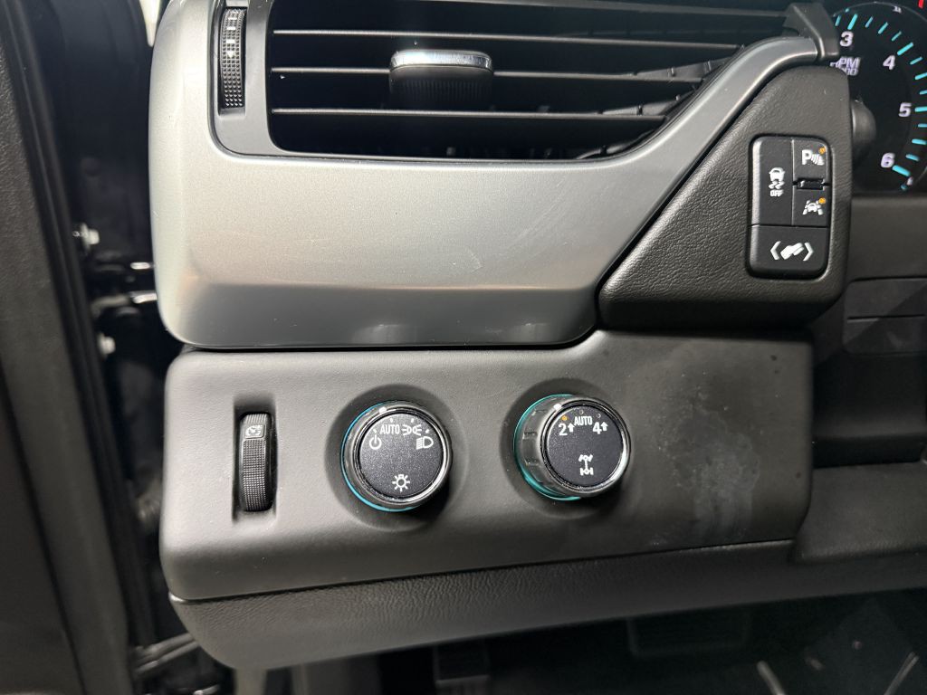 2019 Chevrolet Suburban Image 17