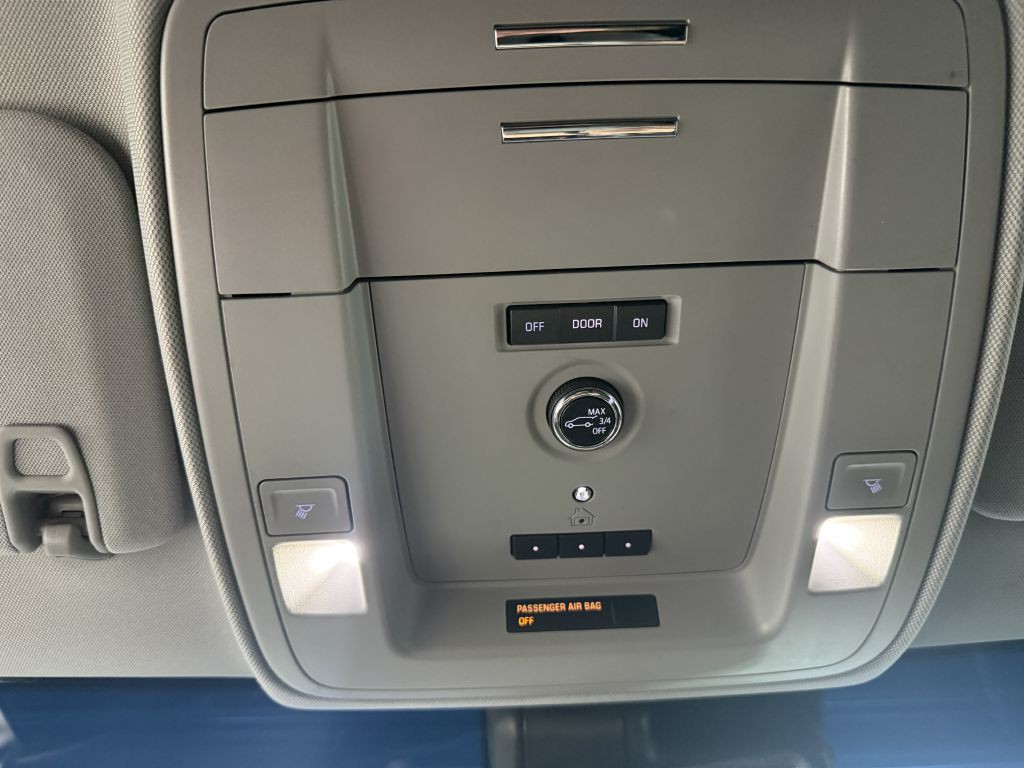 2019 Chevrolet Suburban Image 25
