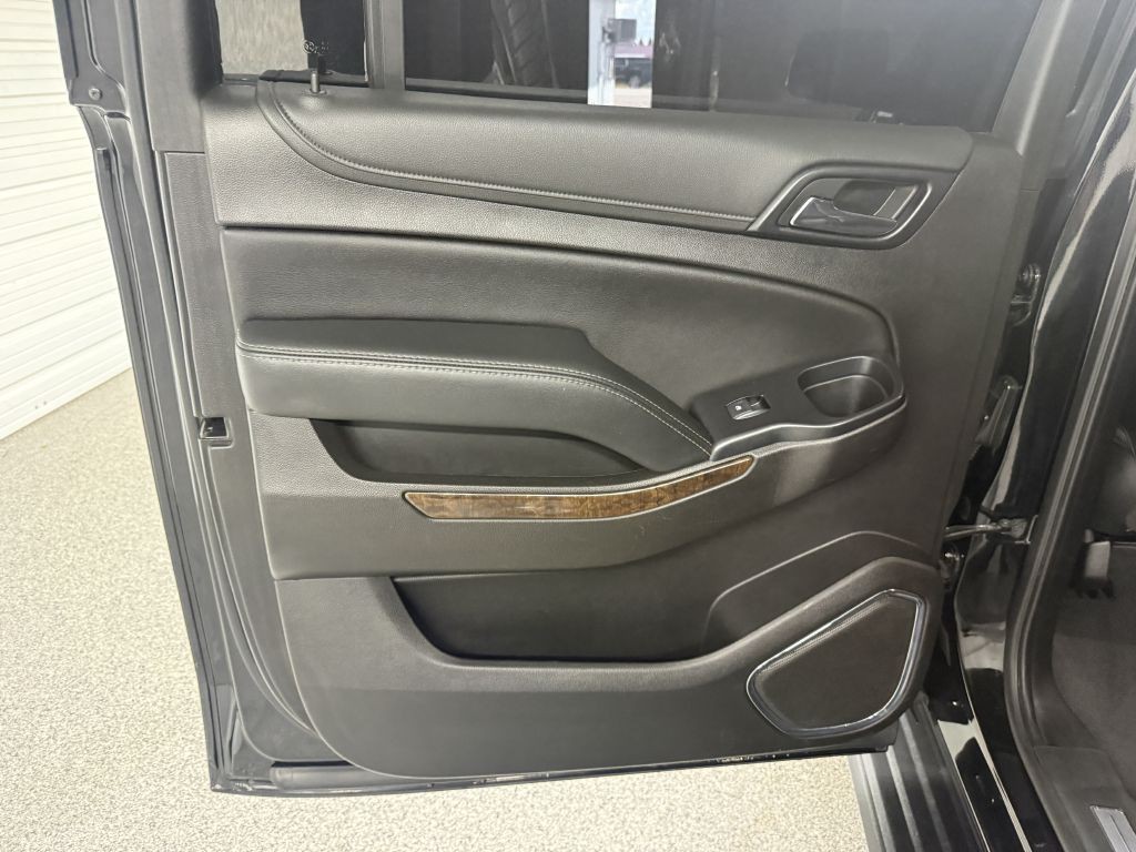 2019 Chevrolet Suburban Image 35