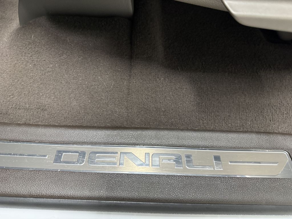 2020 GMC Yukon Image 30
