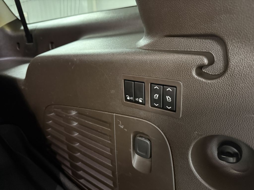 2020 GMC Yukon Image 35