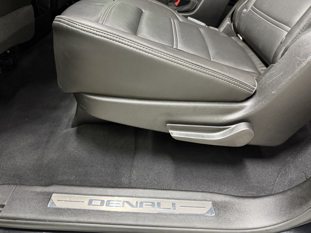 2019 GMC Yukon Image 30