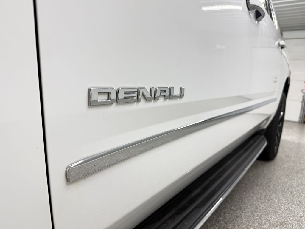 2018 GMC Yukon Image 9