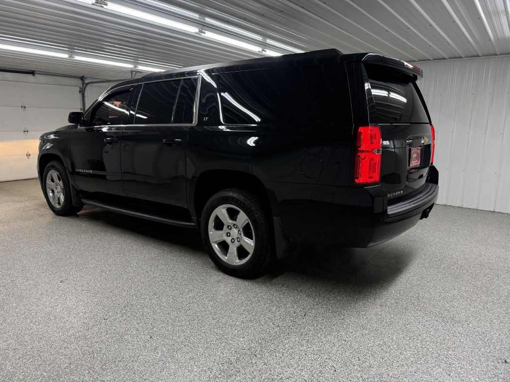 2017 Chevrolet Suburban Image 5
