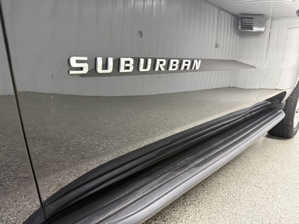 2017 Chevrolet Suburban Image 10