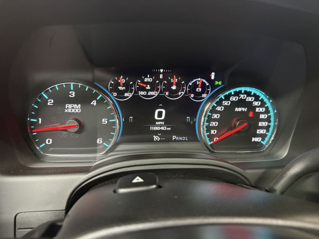 2017 Chevrolet Suburban Image 17