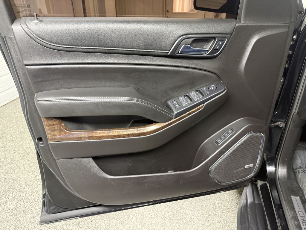 2017 Chevrolet Suburban Image 24