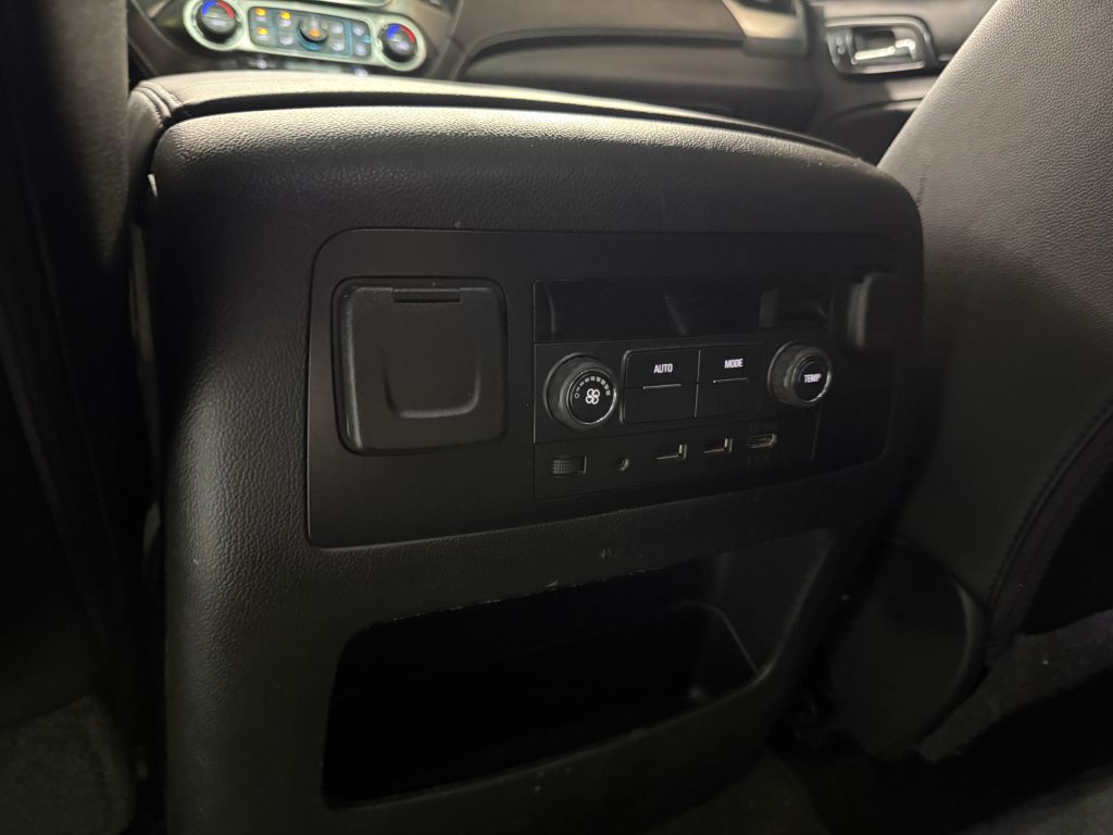 2017 Chevrolet Suburban Image 29