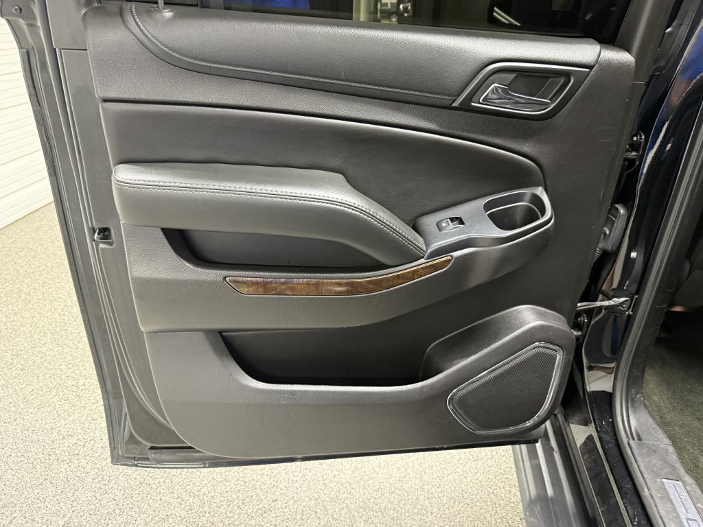 2017 Chevrolet Suburban Image 32