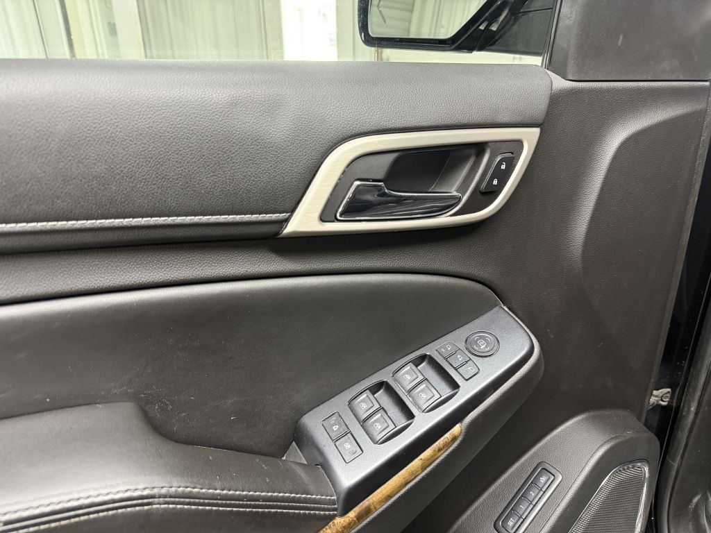2015 GMC Yukon Image 28