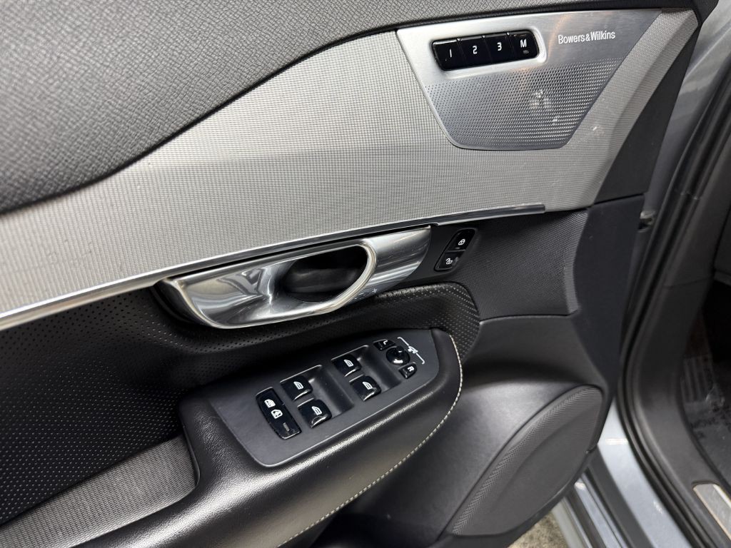 2016 Volvo XC90 Image 23