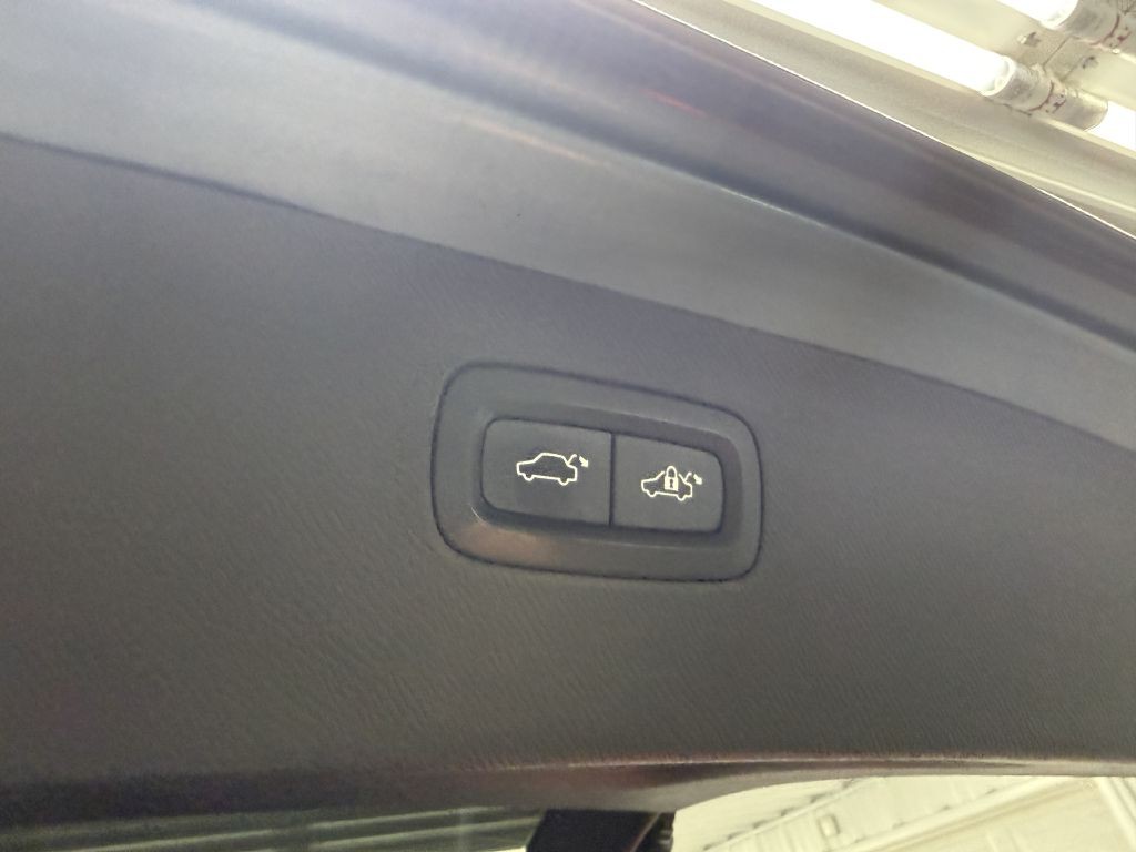 2016 Volvo XC90 Image 30