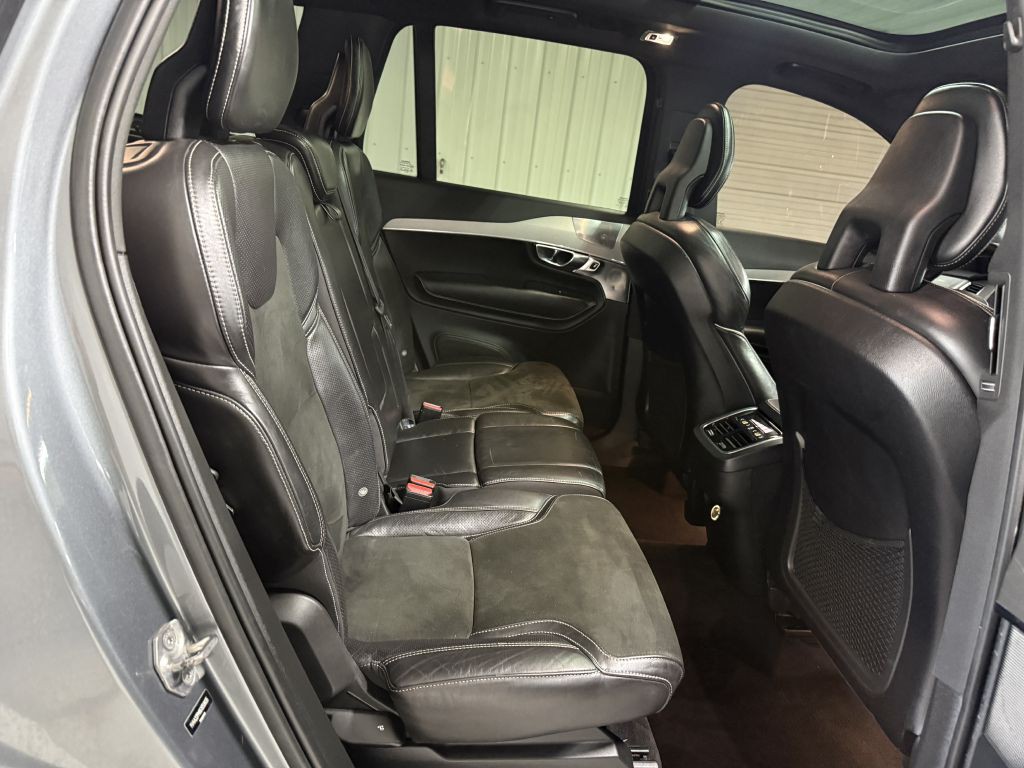 2016 Volvo XC90 Image 32