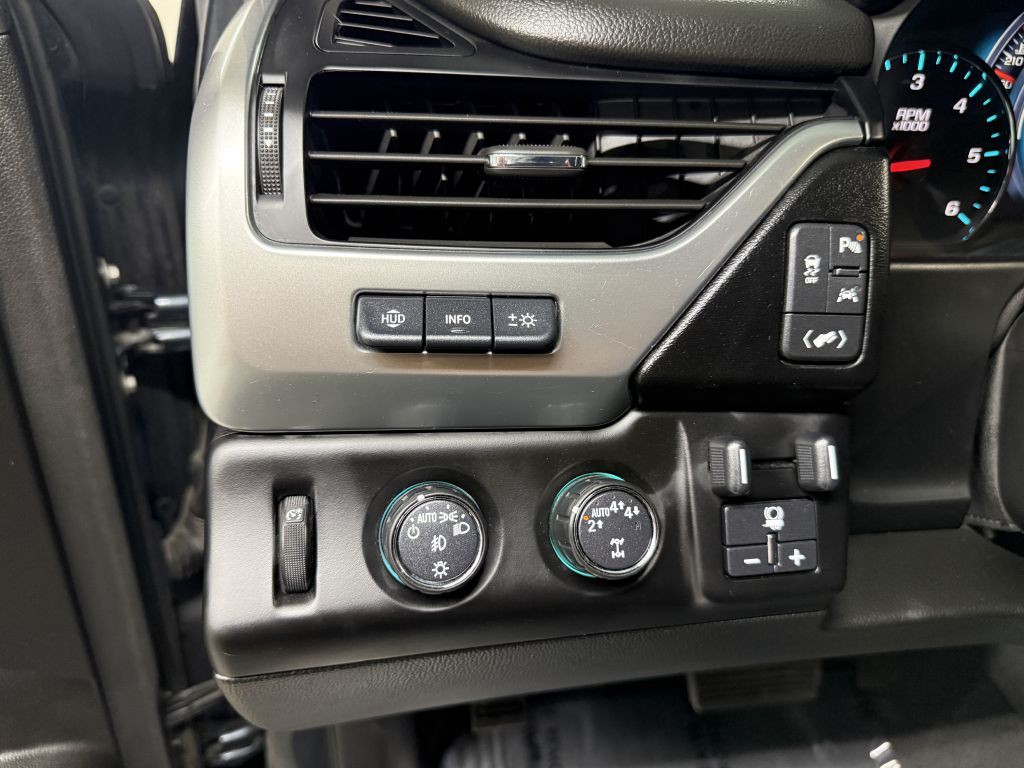 2020 Chevrolet Suburban Image 17