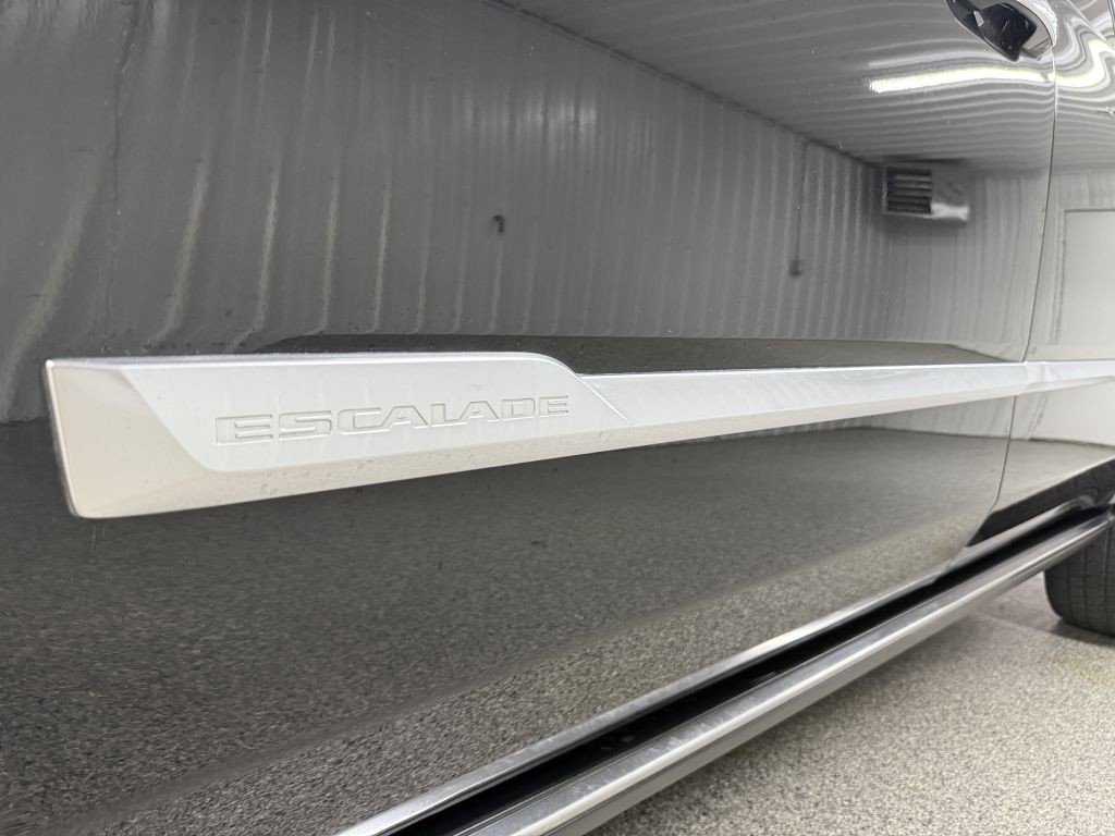 2018 Cadillac Escalade Image 13